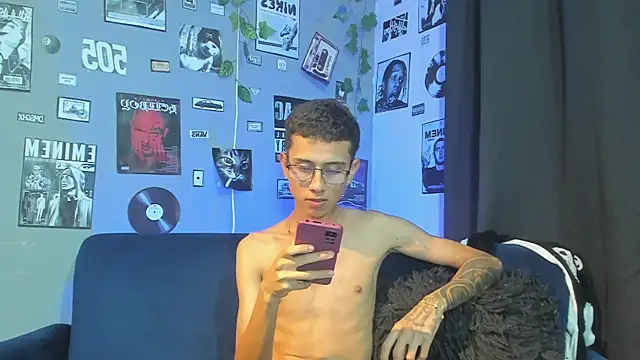 Chat XXX en directo de asher_lux
