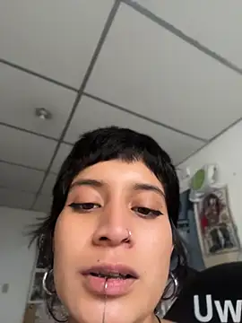 _Apola_77 Adlı Modelin Canlı XXX Sohbeti