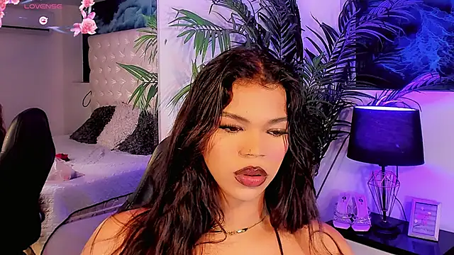 Keira_Fox31 Chat XXX in diretta