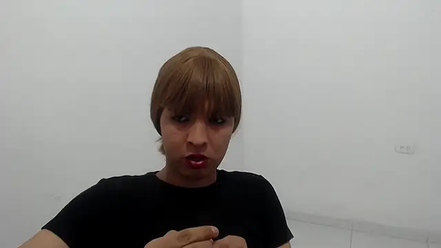 estefania224 Adlı Modelin Canlı XXX Sohbeti