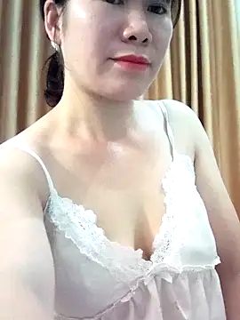 Bondgirl_9 即時 XXX 聊天