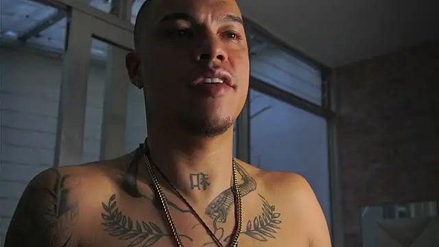 AlphaMasterXxx's Live XXX Chat