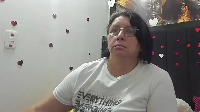 Evaaross_2345 – Naživo XXX chat