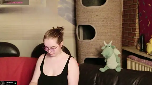 GamerGirl_Eve Chat XXX in diretta