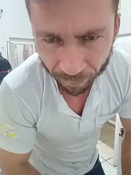 RobertoLuiz84 Chat XXX in diretta