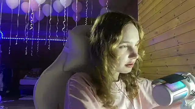 Chat +18 de FrederickaHoppel ao vivo