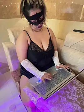 Classy-Bossy: απευθείας συνομιλία ΧΧΧ