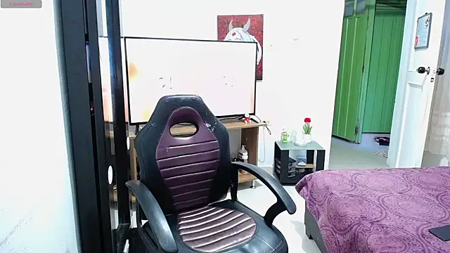 charllotee_dark élő XXX-chatje