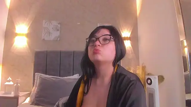 Lunaa_bellaaのライブXXXチャット