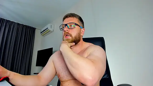Show modela Findom_guy na web-kameri
