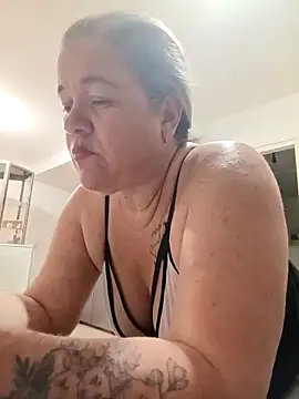 Chatroom XXX en direct de CheekySnowQueen_69