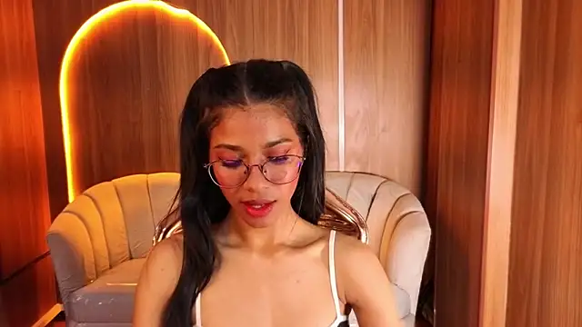 Alina_b_ live XXX chat