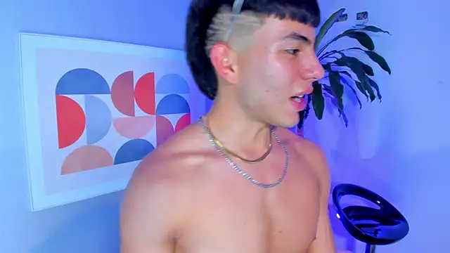 EthanSantori Chat XXX live