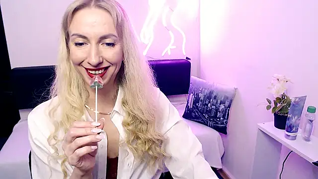 Онлайн чат XXX Cute_Smile_Shy