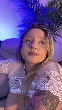 Chat XXX ao vivo de MiaPetit_