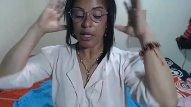 kateleyagrey Show in webcam