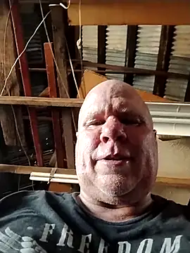 Reddog833's Webcam Show