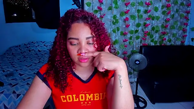 Chat +18 de AngelaCoffee ao vivo