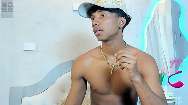 Živý XXX chat AdamCarterr