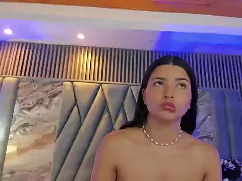 Hana_Queen_n Webbikameraesitys