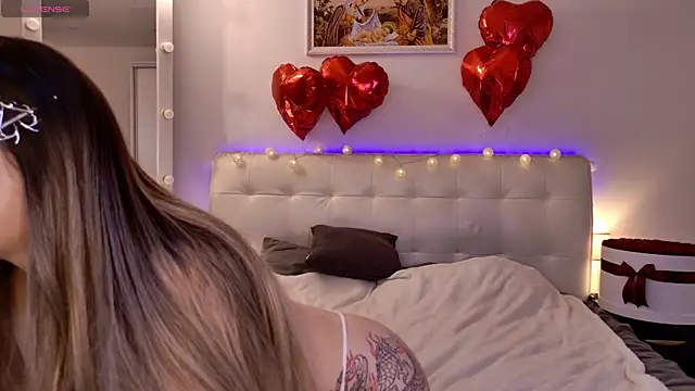 Eliza77 live XXX chat