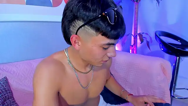 Živý XXX chat EthanSantori