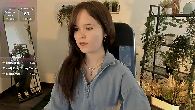 Chat +18 de Elainebeness ao vivo