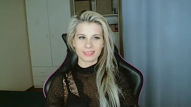 KristineGlow Chat XXX in diretta