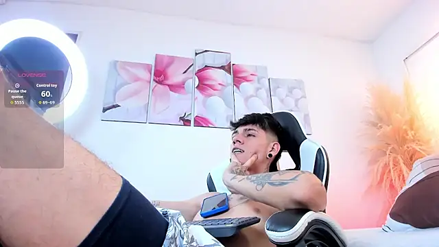 Živý XXX chat Tommy_valverde