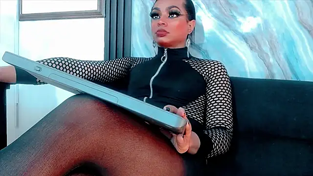 bellatrixx_69's Live XXX Chat