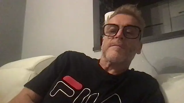 Axl_hot: απευθείας συνομιλία ΧΧΧ