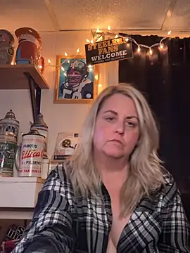 Milfshaker50's Webcam Show
