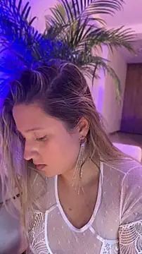 MiaPetit_'s Live XXX Chat