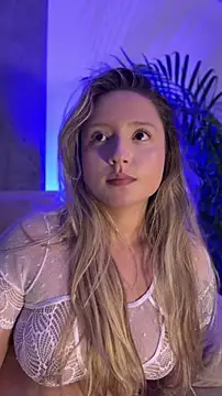 XXX chat uživo modela MiaPetit_