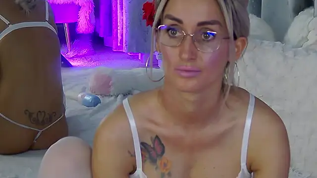 Chat +18 de IsabelleEthan ao vivo