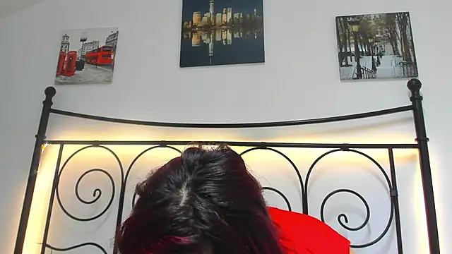 دردشة MiaNoirr الجنسية المباشرة