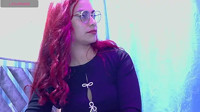 tinny_emiily's Live XXX Chat