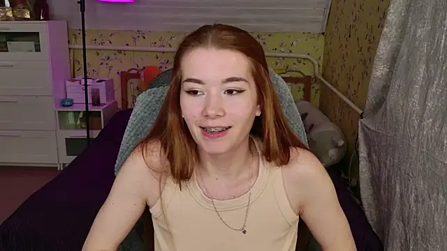 Lunavira live XXX chat
