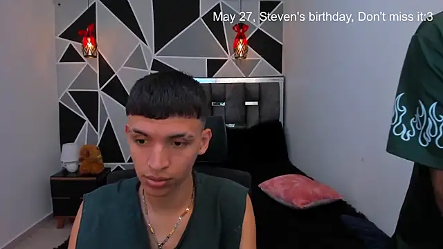Juan_Nd_Steven Live XXX-Chat
