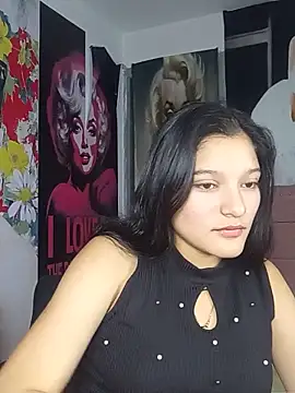 Sweet_Innocence_ élő XXX-chatje