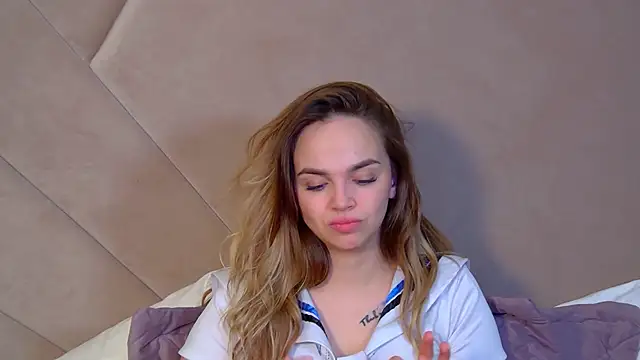 دردشة AnitaVenture الجنسية المباشرة
