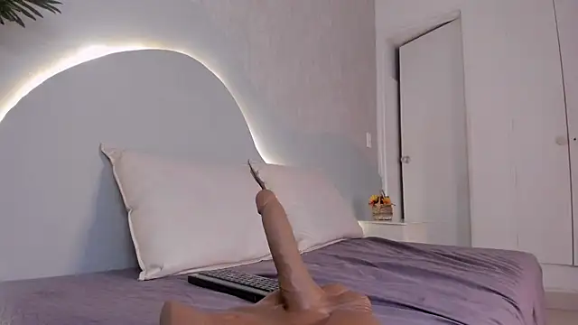 CannelaSmith's Live XXX Chat