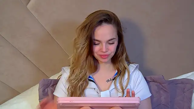 AnitaVenture Adlı Modelin Canlı XXX Sohbeti