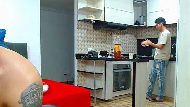 big--boss Adlı Modelin Canlı XXX Sohbeti
