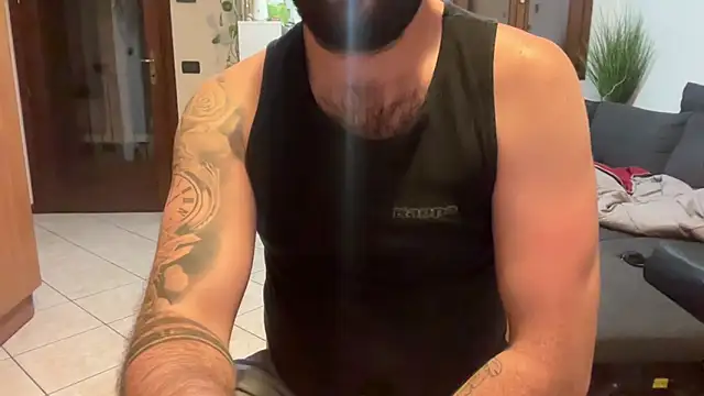 Chat +18 de MAIALINOFRIUL ao vivo