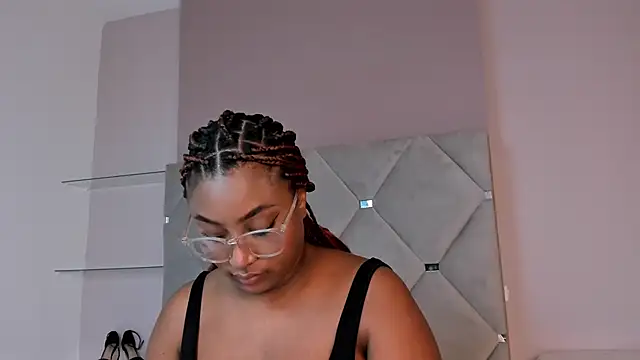Adelehottman Chat XXX in diretta