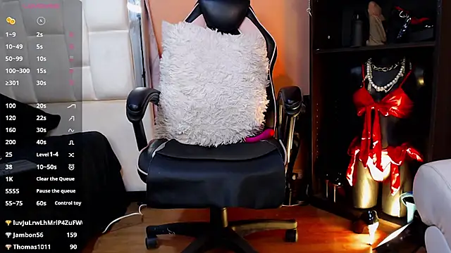 LiaTaylorr Chat XXX in diretta