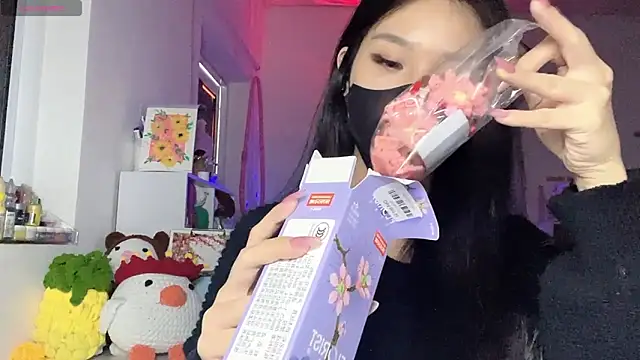 Pertunjukan Kamera Web Tieu-May