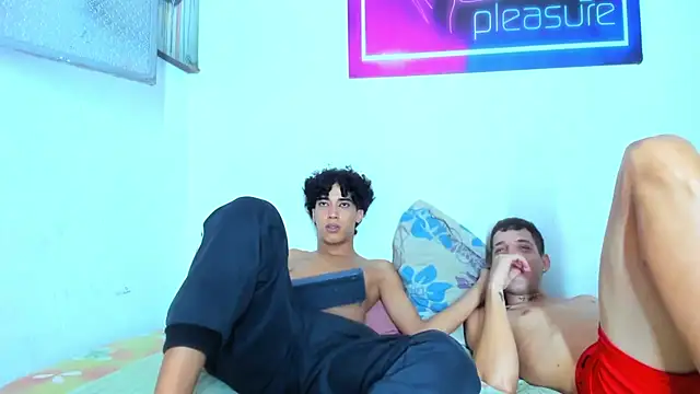 Pleasure_boys_hot Webcam-Show