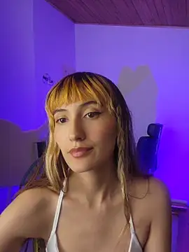 Chat +18 de lola_vlad ao vivo